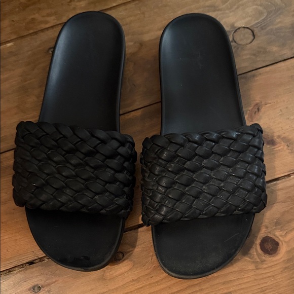 Universal Thread Shoes - Universal Thread Black Slide Sandals